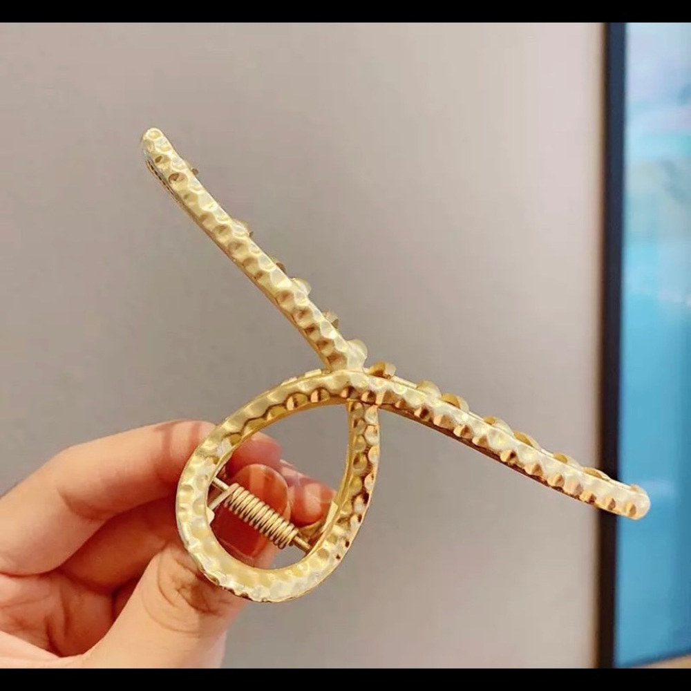 Hair accessories - Picture 2 of 2